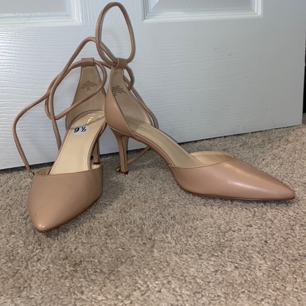Nine West Nude Heels - Picture 2 of 9